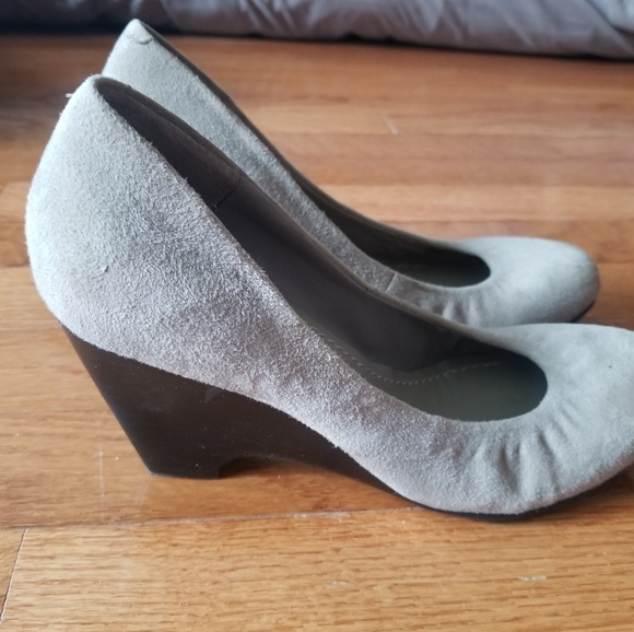 Jessica Simpson Wedge Shoes - Picture 2 of 3